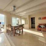 度假居 La Marina